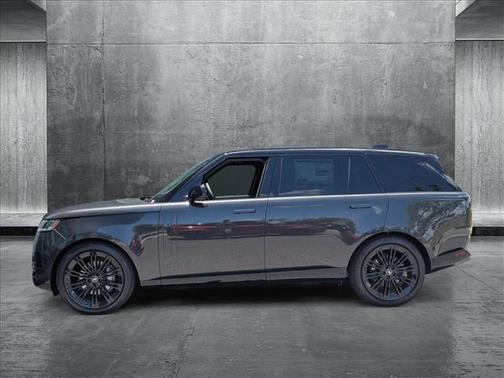 2025 Land Rover Range Rover P400 SE 7 Seat