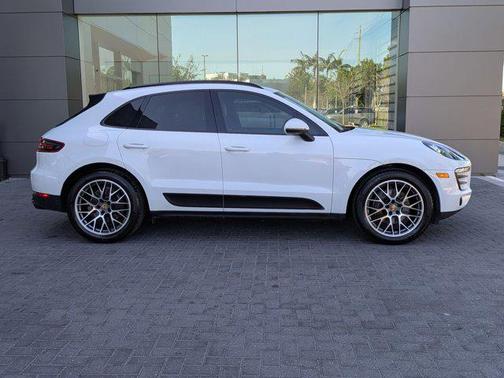 2018 Porsche Macan Sport Edition