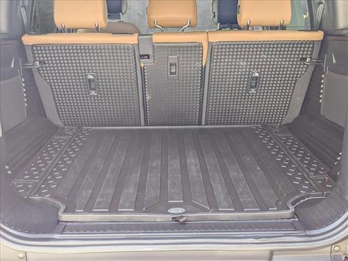 2025 Land Rover Defender 110 P300