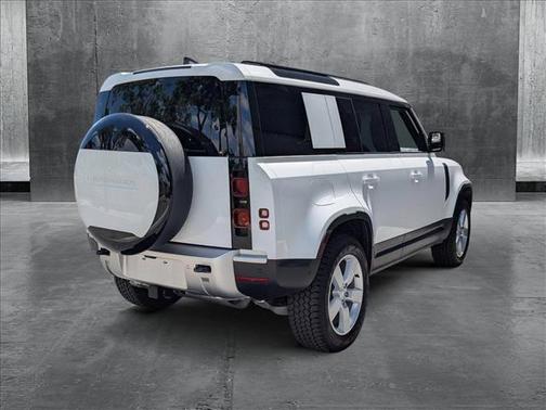 2025 Land Rover Defender 110 P300