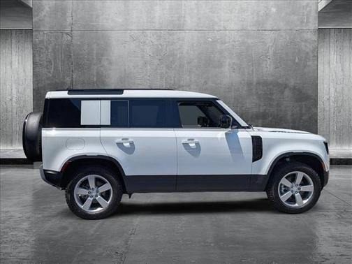2025 Land Rover Defender 110 P300