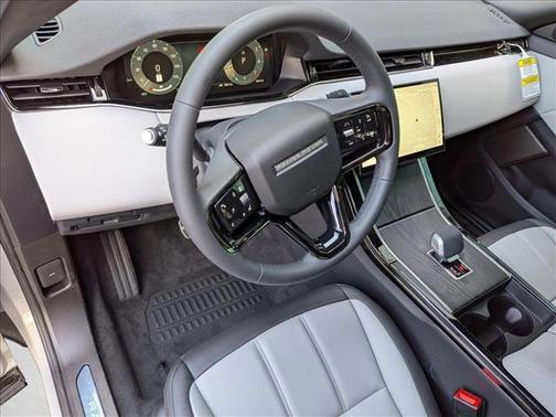 2026 Land Rover Range Rover Evoque Dynamic SE