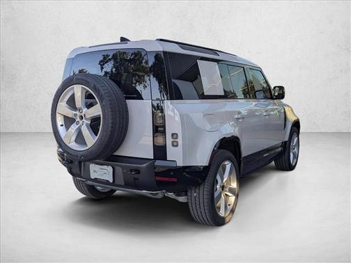 2026 Land Rover Defender P400 X-Dynamic SE