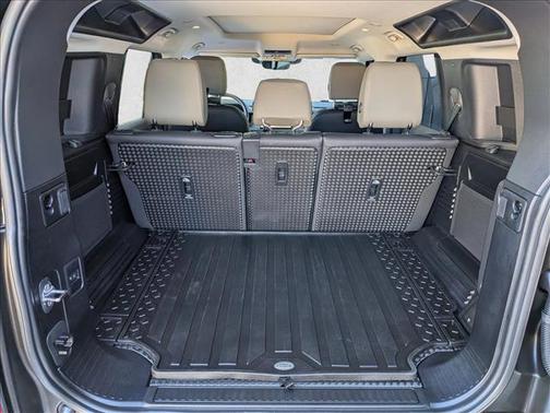2025 Land Rover Defender 110 P300
