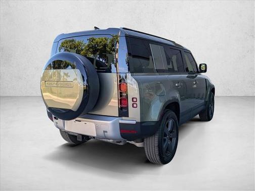 2025 Land Rover Defender 110 P300