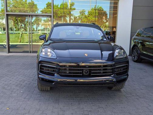 2023 Porsche Cayenne Platinum Edition