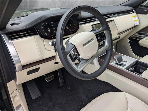 2025 Land Rover Range Rover P400 SE