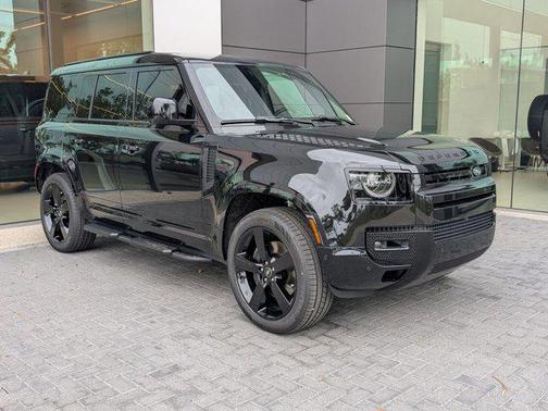 2025 Land Rover Defender 110 P400 X-Dynamic SE