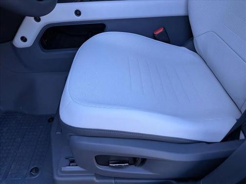 2026 Land Rover Defender P635 OCTA