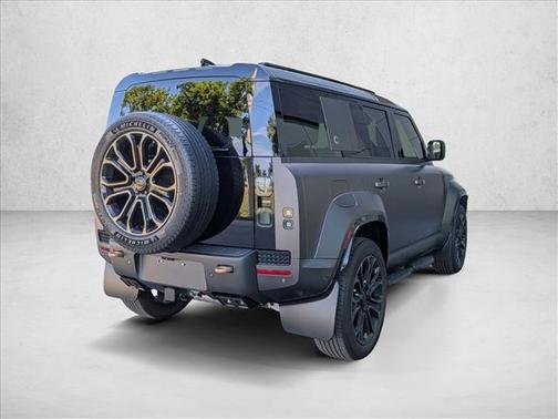 2026 Land Rover Defender P635 OCTA