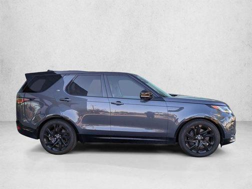 Varesine Blue Metallic 2025 Land Rover Discovery P360 Dynamic SE