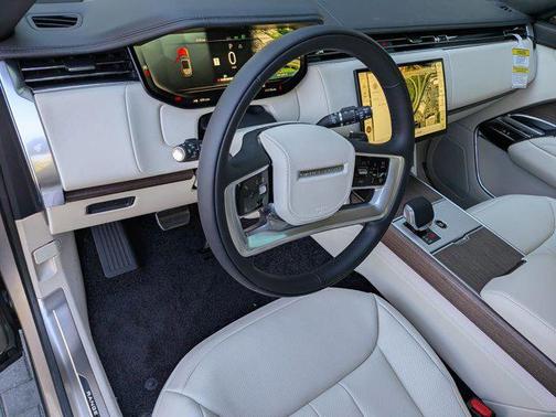 2026 Land Rover Range Rover P400 SE 7 Seat