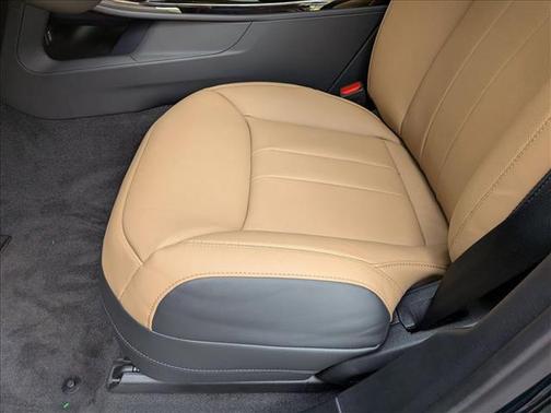 British Racing Green SV Bespoke Ultra Met Gloss 2026 Land Rover Range Rover Sport SE