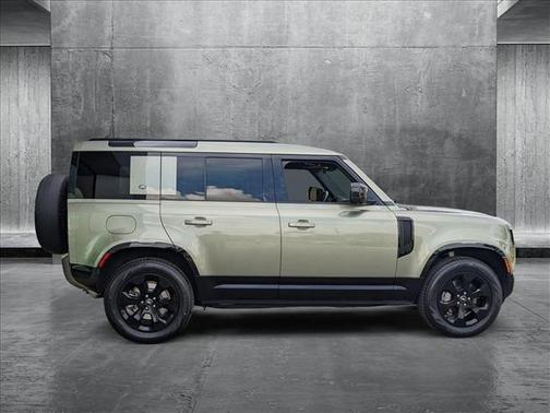 2023 Land Rover Defender 110 X-Dynamic SE