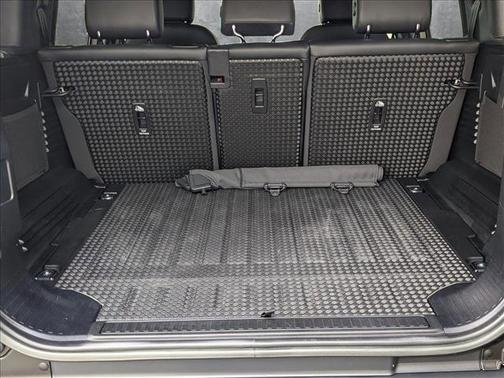 2023 Land Rover Defender 110 X-Dynamic SE