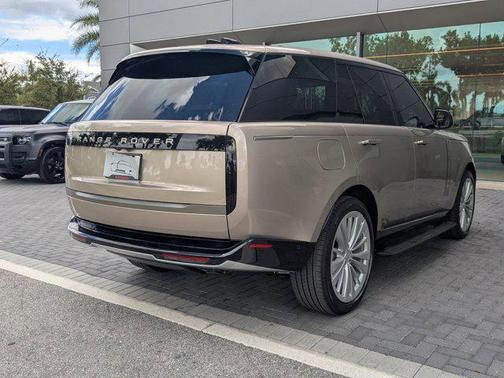 2025 Land Rover Range Rover P530 SE