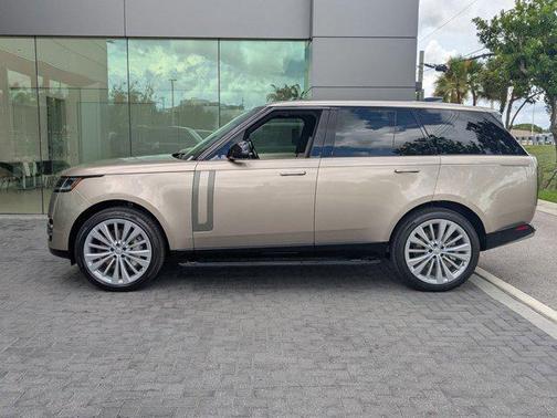 2025 Land Rover Range Rover P530 SE