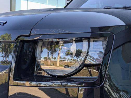 2025 Land Rover Defender 110 P300