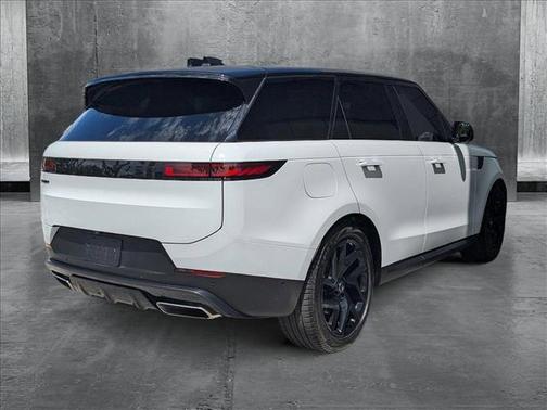 2024 Land Rover Range Rover Sport SE