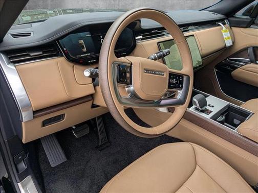 2025 Land Rover Range Rover P400 SE 7 Seat