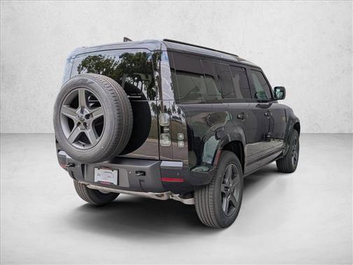 2026 Land Rover Defender P400 X-Dynamic SE