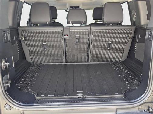 2025 Land Rover Defender 110 P300