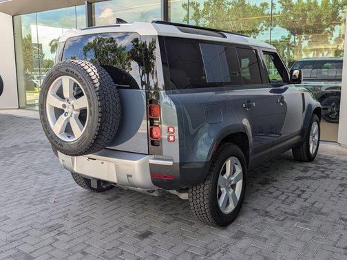 2025 Land Rover Defender 110 P300