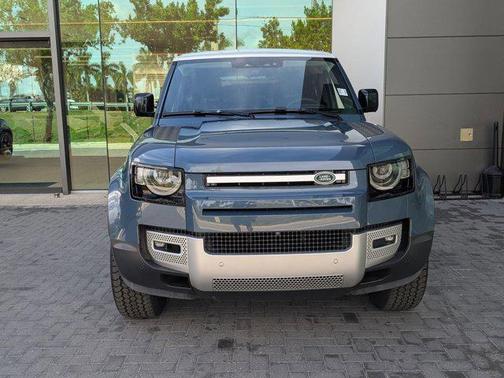 2025 Land Rover Defender 110 P300