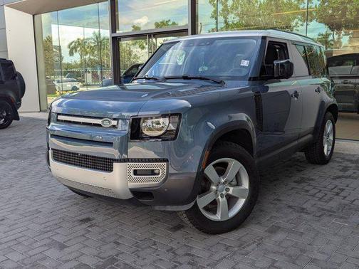 2025 Land Rover Defender 110 P300