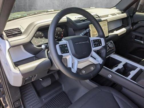 2025 Land Rover Defender 110 P400 X-Dynamic SE
