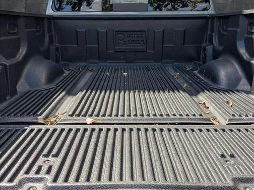 2022 Nissan Titan SV