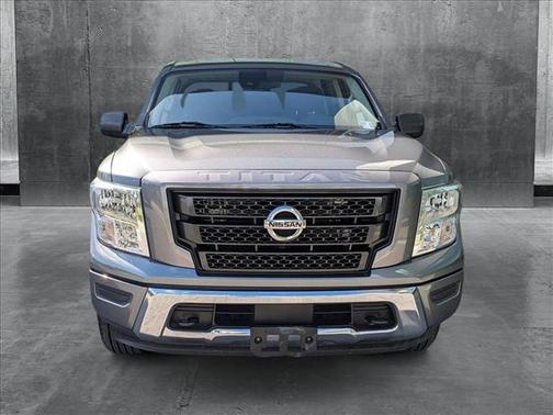 2022 Nissan Titan SV