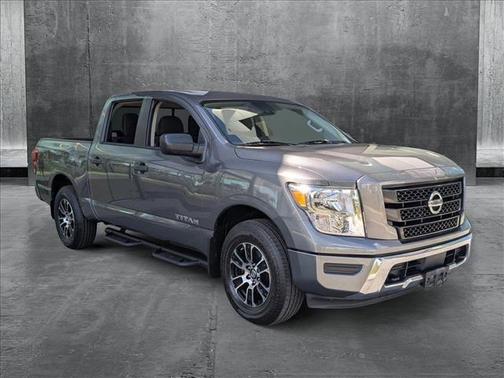 2022 Nissan Titan SV