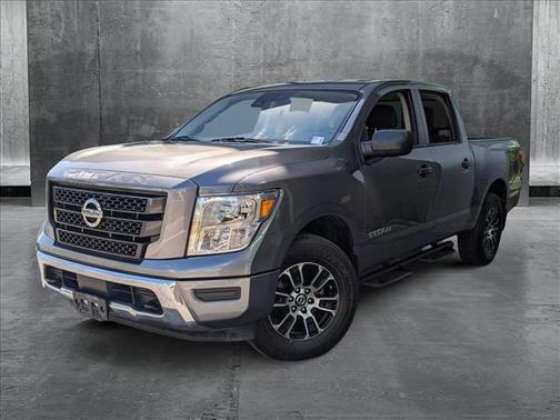 2022 Nissan Titan SV