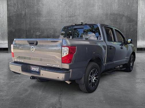 2022 Nissan Titan SV