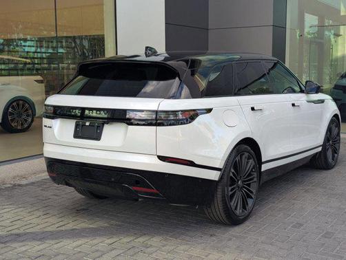 Ostuni Pearl White Premium Metallic 2026 Land Rover Range Rover Velar P250 SE R-Dynamic
