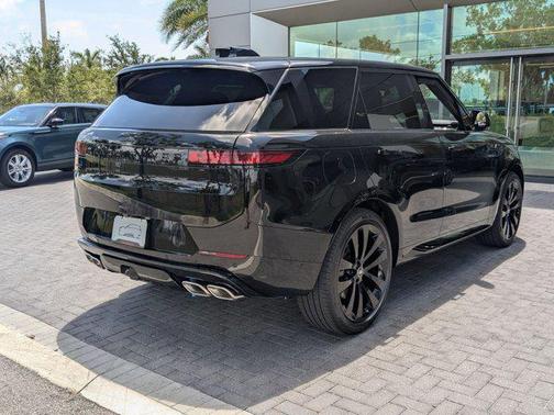 2025 Land Rover Range Rover Sport SE