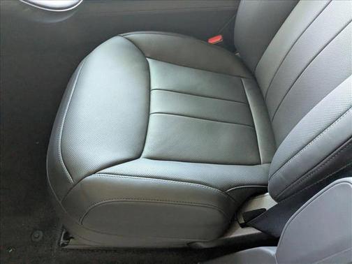 2025 Land Rover Range Rover P530 SE 7 Seat