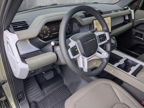 2025 Land Rover Defender 110 P300