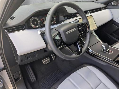 2026 Land Rover Range Rover Evoque Dynamic SE