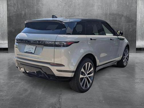 2026 Land Rover Range Rover Evoque Dynamic SE