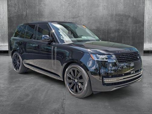 2025 Land Rover Range Rover P550e SE
