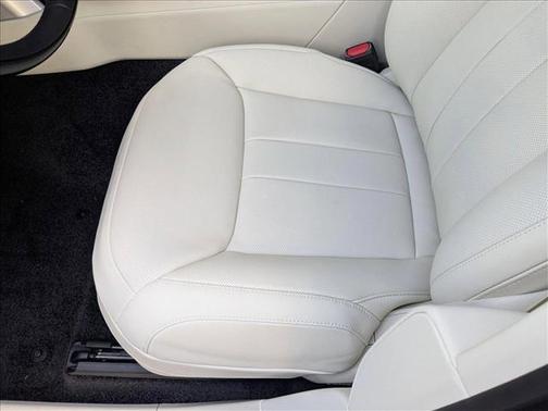 2025 Land Rover Range Rover P550e SE