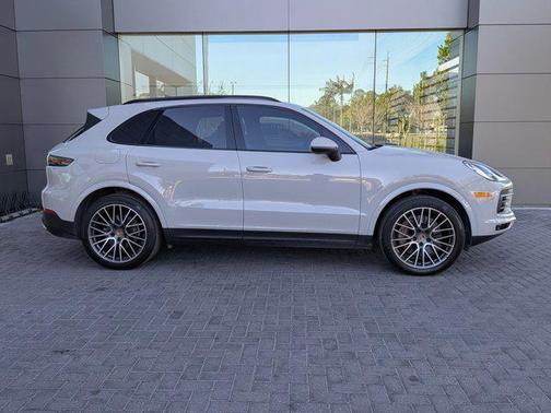 2023 Porsche Cayenne Platinum Edition