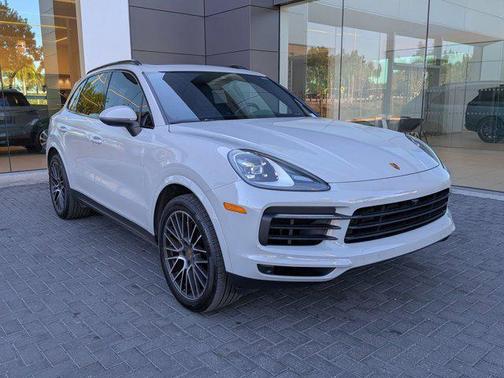2023 Porsche Cayenne Platinum Edition
