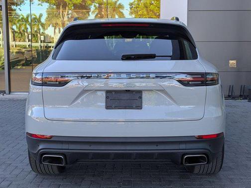 2023 Porsche Cayenne Platinum Edition