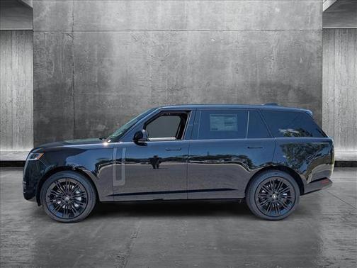 2025 Land Rover Range Rover P530 SE 7 Seat