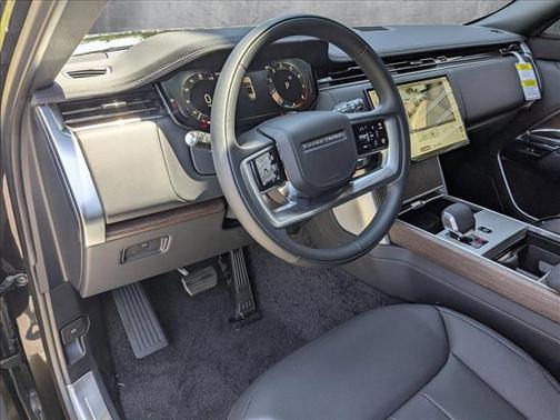 2025 Land Rover Range Rover P530 SE 7 Seat