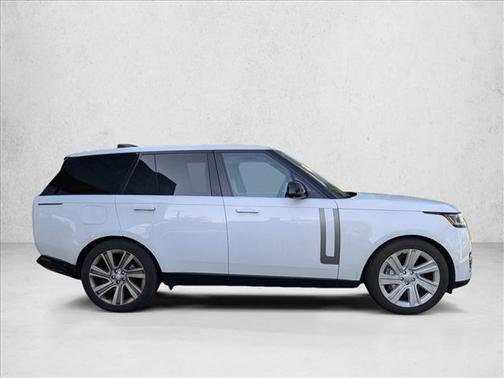 Fuji White 2023 Land Rover Range Rover P400 SE