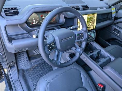 2026 Land Rover Defender P400 X-Dynamic SE